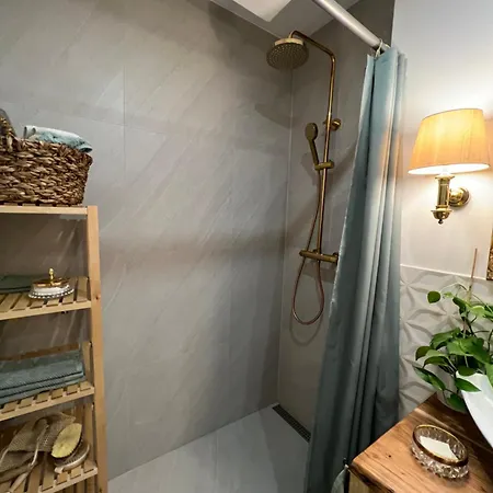 15 Qm Mit Gemeinschaftsbad ホームステイ *